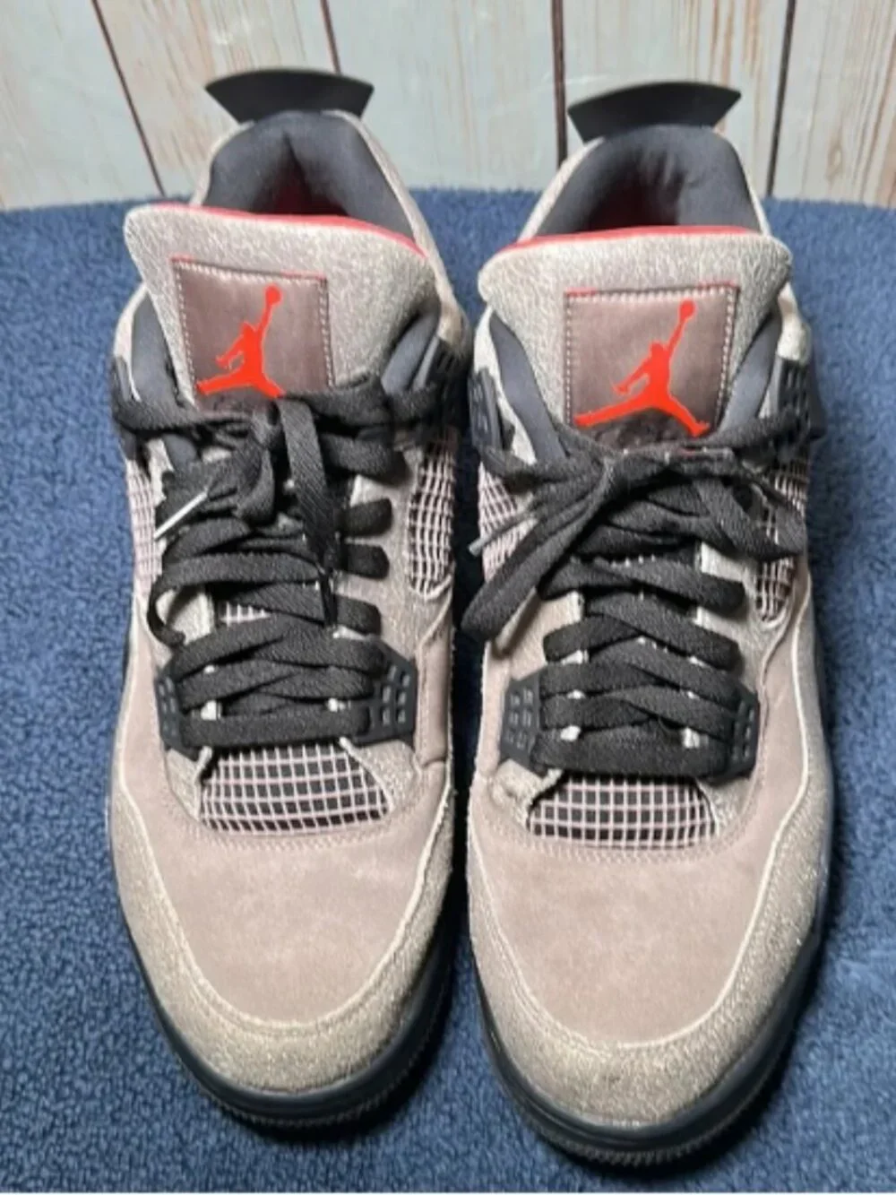 Air Jordan 4 ‘Taupe Hase’